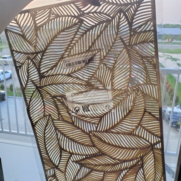 2pc Gold Hollow Leaf Placemats NWT - Picture 2 of 7